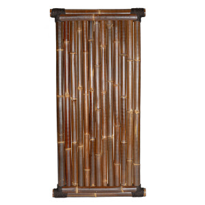 Dunkelbrauner Bambus-Sichtschutz mit vertikalen Stäben, umgeben von einem stabilen Rahmen. Ideal als dekoratives Zaunelement im Garten oder auf der Terrasse.