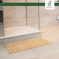 Drei Bambusteppiche mit parallelen Streifen und natürlichen Knoten, gezeigt in verschiedenen Ansichten und Schnitten, die die Struktur und das Design des Bambusmaterials hervorheben.