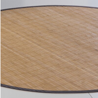 Runder Bambusteppich mit feiner Maserung und schmaler dunkler Bordüre, 90 cm Durchmesser, 11 mm Stegbreite, natürliches Design.