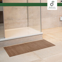 Drei Bambusteppiche mit parallelen Streifen und natürlichen Knoten, gezeigt in verschiedenen Ansichten und Schnitten, die die Struktur und das Design des Bambusmaterials hervorheben.