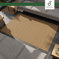 Großer rechteckiger Bambusteppich in natürlicher goldener Farbe mit feinen, gleichmäßigen Stegen. Maße ca. 240x340 cm, mit rutschfester Vliesrückseite für stabilen Halt.