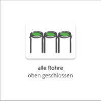 Sichtschutz aus Bambus, bestehend aus drei vertikal angeordneten Bambusrohren mit grünen Oberseiten, ideal für den Einsatz im Garten oder auf der Terrasse.