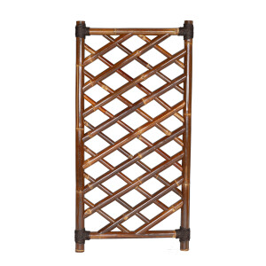 Bambus-Sichtschutzzaunmit diagonaler Lattenstruktur in dunkelbrauner Farbe. Robuste Konstruktion mit stabilen Bambusstäben und dekorativen Verbindungen an den Ecken. Ideal als natürliche Trennwand oder Zaunelement für den Garten. Maße: 90 cm Breite x 180 cm Höhe.