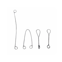 Drillapparatmit langem, gebogenem Befestigungsdraht und vier zusätzlichen Befestigungsdrähten in verschiedenen Längen und Formen, geeignet für medizinische Anwendungen, präzise und flexibel gestaltet.