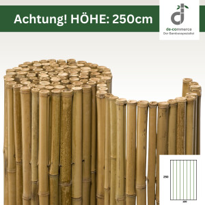 Ein hochwertiger Sichtschutz aus natürlichem Bambus, bestehend aus dicht aneinandergereihten Bambusstäben, die für Privatsphäre und eine ästhetische Gartengestaltung sorgen.