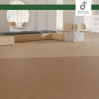 Modernes Interieur mit hellem Bambusparkett FLEXBAMBOO nature, das den Raum warm und einladend gestaltet. Das Parkett in Rohoptik verleiht dem Wohnbereich eine nat�rliche Eleganz und passt zu minimalistischer Einrichtung.