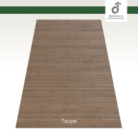 Abbildung eines hellgrau-braunen Bambusteppichs mit der Bezeichnung „Taupe“. Der Teppich besteht aus schmalen, längs angeordneten Bambusleisten. Oben rechts befindet sich das Logo von DE-Commerce.