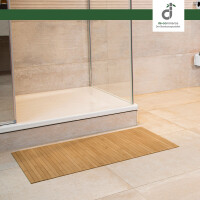 Drei Bambusteppiche mit parallelen Streifen und natürlichen Knoten, gezeigt in verschiedenen Ansichten und Schnitten, die die Struktur und das Design des Bambusmaterials hervorheben.