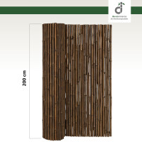 Halb aufgerollter dunkler Bambus-Windschutz-Rollzaun mit einer Höhe von 200 cm vor weißem Hintergrund; oben rechts das Logo von DE-COmmerce.